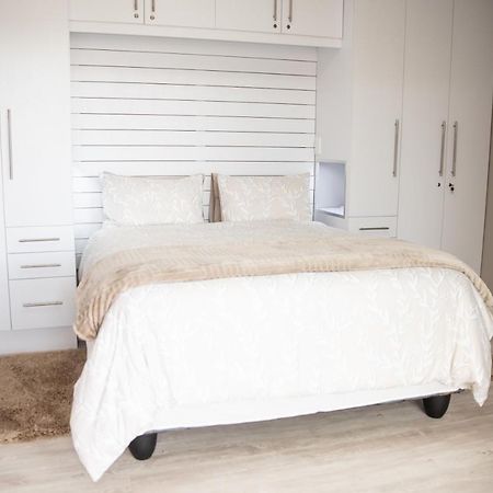 Settle Inn Self Catering Units 科尔切斯特 外观 照片