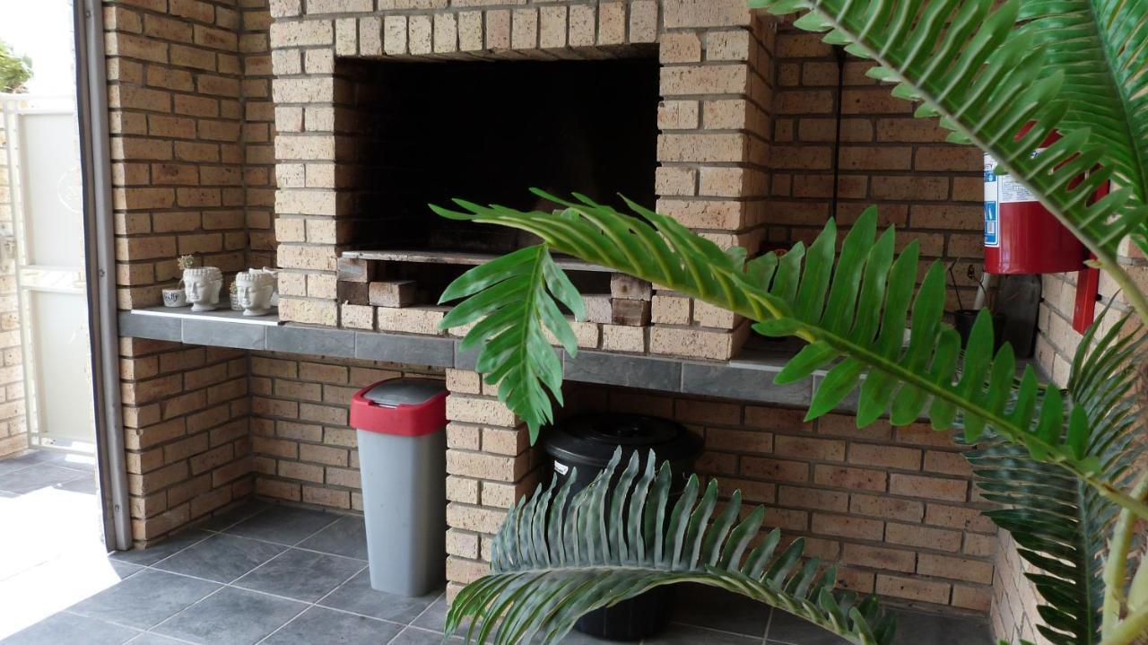 Settle Inn Self Catering Units 科尔切斯特 外观 照片