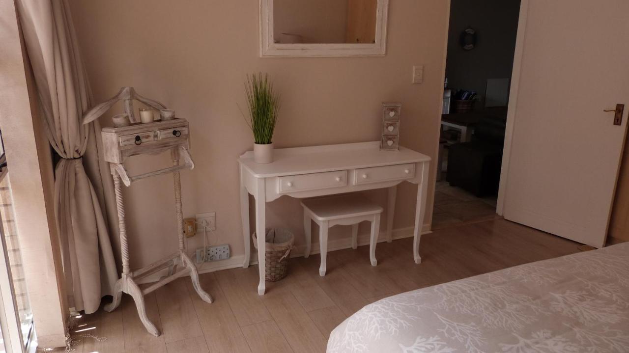 Settle Inn Self Catering Units 科尔切斯特 外观 照片