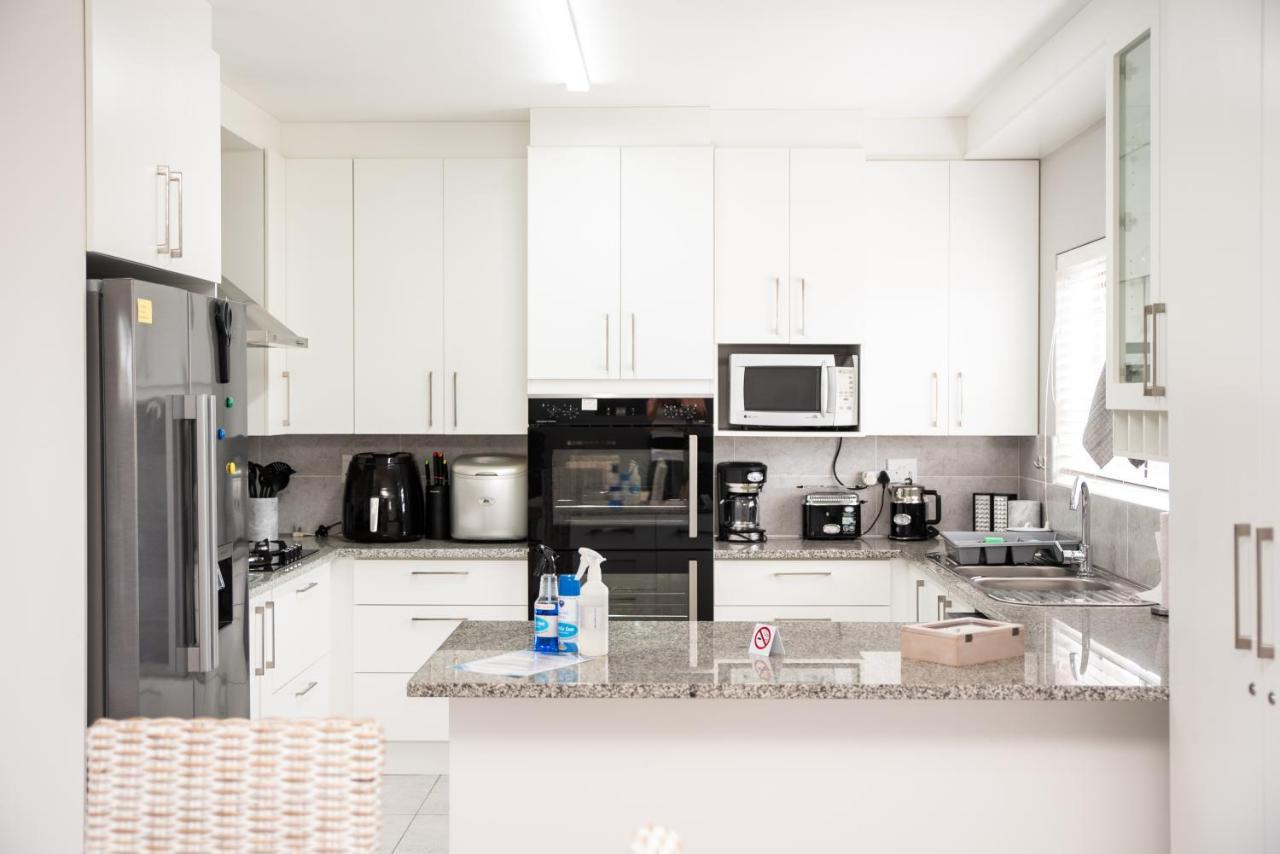 Settle Inn Self Catering Units 科尔切斯特 外观 照片
