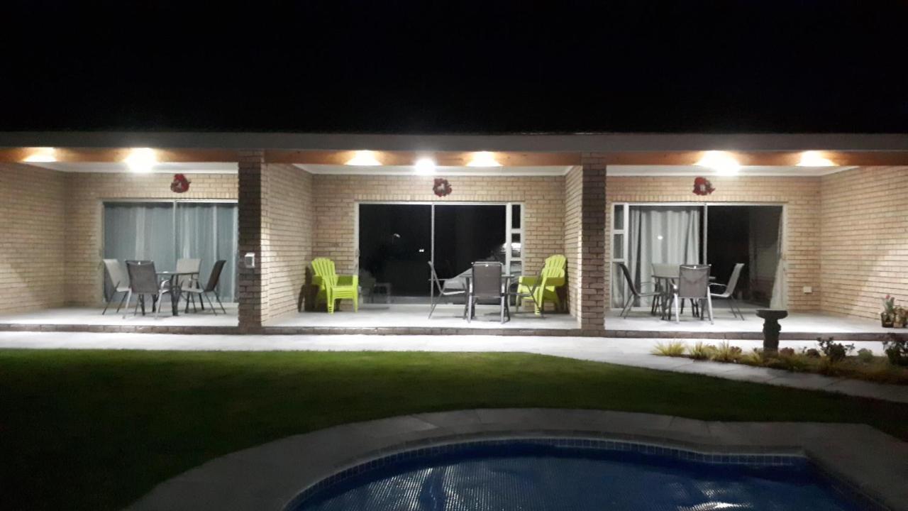 Settle Inn Self Catering Units 科尔切斯特 外观 照片