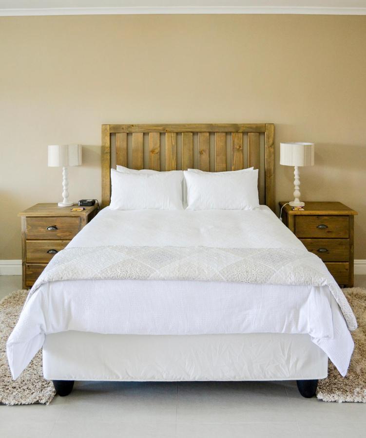 Settle Inn Self Catering Units 科尔切斯特 外观 照片